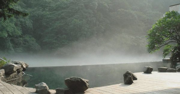 Việt Nam có dòng suối nước nóng tự nhiên gần 80 độ C, có thể luộc chín trứng gà chỉ trong 8-10 phút, khu vực này đang xây tổ hợp nghỉ dưỡng 1.300 tỷ đồng