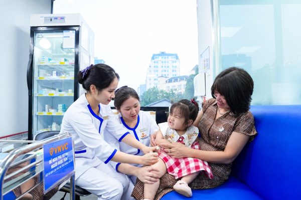 Việt Nam có vắc xin phòng tay chân miệng, tiêm đầu tiên tại VNVC