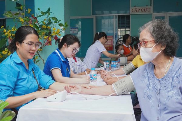 Việt Nam đặt mục tiêu kiểm soát huyết áp cho 50% người bệnh