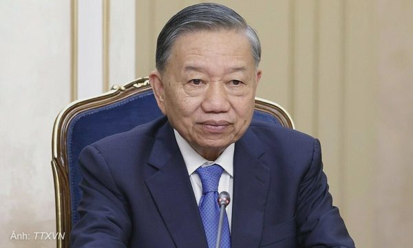 Việt Nam đề nghị Nga hợp tác đóng tàu, chuyển giao công nghệ