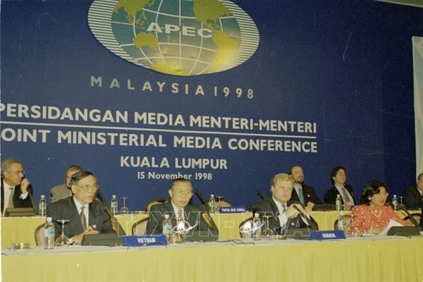 Việt Nam gia nhập APEC - bước tiến quan trọng của tiến trình hội nhập