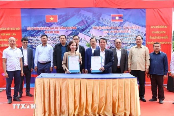 Việt Nam-Lào đẩy mạnh hợp tác giáo dục và phát triển nguồn nhân lực