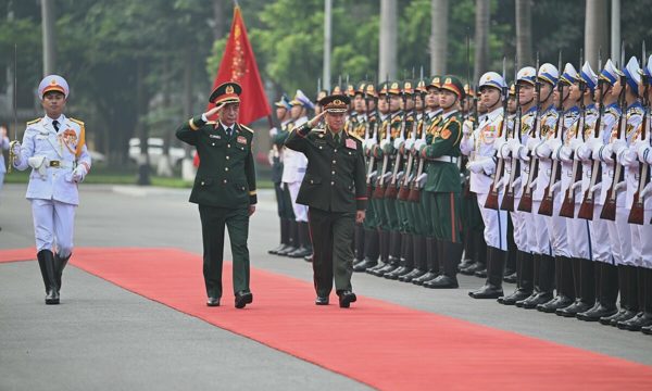 Việt Nam - Lào tăng cường hợp tác công nghiệp quốc phòng