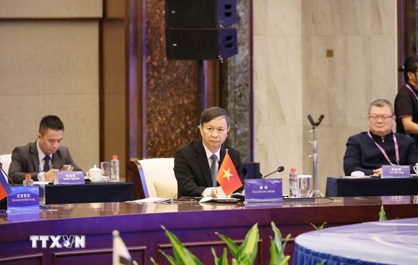 Việt Nam mong muốn cùng Trung Quốc và ASEAN đóng góp vào tương lai AI an toàn