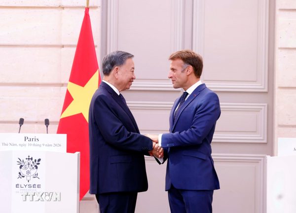 Việt Nam-Pháp mở rộng không gian hợp tác chiến lược