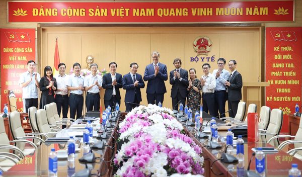 Việt Nam-Pháp thúc đẩy mạnh mẽ hợp tác về y tế, mở rộng lĩnh vực mới
