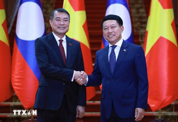 Việt Nam sẽ xây tặng Lào 2 ngôi trường, ký 11 văn kiện hợp tác quan trọng