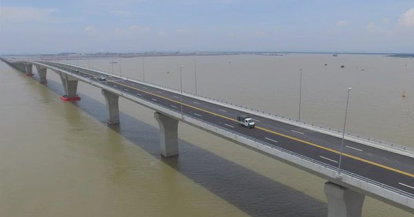 Việt Nam sở hữu một đường hầm dài 4,5km với 88 khoang bê tông đúc sẵn nằm bên trong cây cầu vượt biển dài nhất cả nước 16km kết nối “thành phố cảng” với đảo chỉ mất 5 phút đi xe