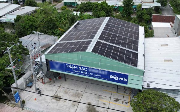 Việt Nam Solar cung cấp giải pháp điện mặt trời cho trạm sạc xe điện
