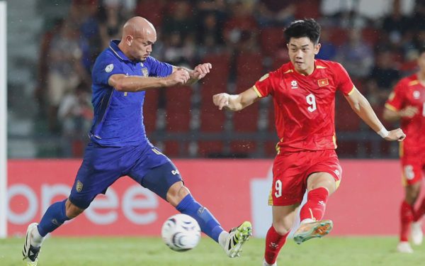 Việt Nam - Thái Lan: Chờ tài HLV Kim Sang Sik