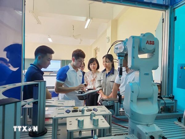 Việt Nam thúc đẩy hợp tác về giáo dục nghề nghiệp, đào tạo nhân lực kỹ năng cao