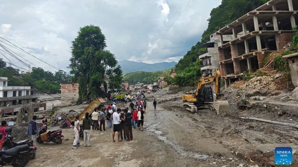 Việt Nam viện trợ nhân đạo khẩn cấp 300.000 USD cho Nepal