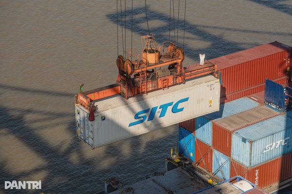 Việt Nam xuất siêu trở lại sau 9 tháng liên tiếp nhập siêu