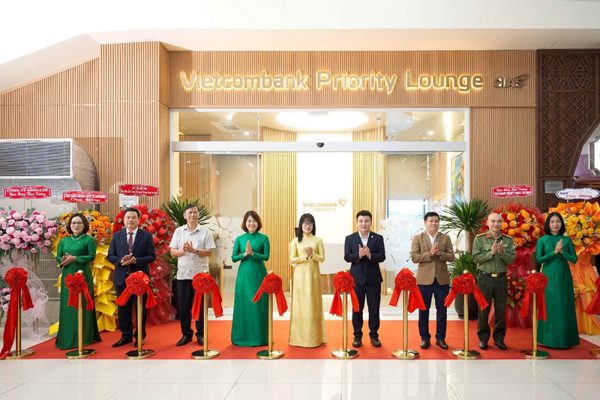 Vietcombank khai trương phòng chờ Vietcombank Priority Lounge tại Cam Ranh