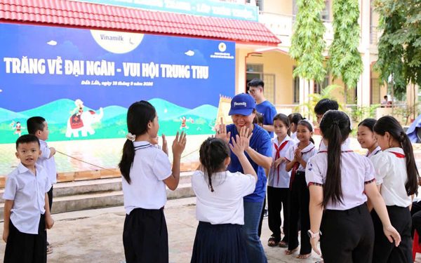 Vinamilk mang mùa Trung thu giàu trải nghiệm đến với trẻ em