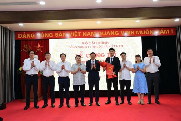 Vinataba công bố quyết định bổ nhiệm Thành viên Hội đồng thành viên và Phó tổng Giám đốc