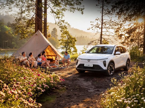 VinFast VF MPV 7 hút khách với ba hàng ghế rộng rãi, giá chỉ từ 682,5 triệu đồng
