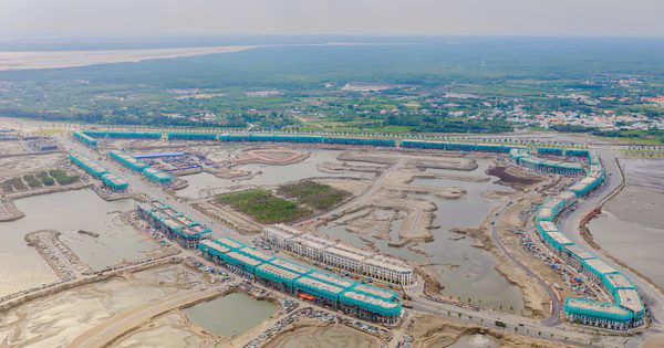 Vingroup của tỷ phú Phạm Nhật Vượng đang xây hơn 20 đại dự án trên cả nước, một doanh nghiệp đối tác cần tuyển 15.000 lái xe, lái máy
