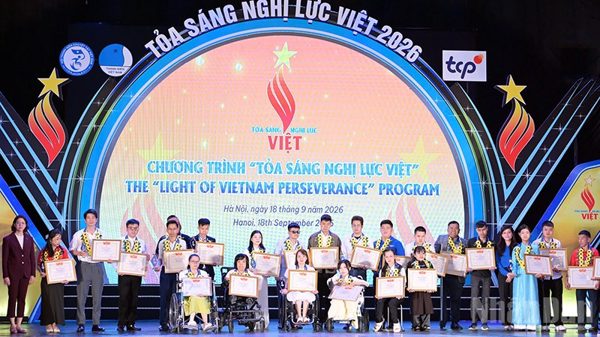 Vinh danh 26 tấm gương thanh niên "Tỏa sáng nghị lực Việt"