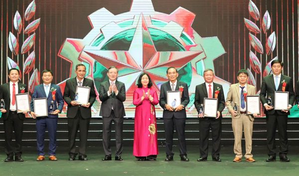 Vinh danh 96 nông dân Việt Nam xuất sắc