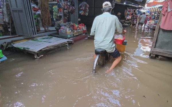 Vĩnh Long cảnh báo ngập do triều cường, đợt mới dự báo cao vào cuối tháng 10