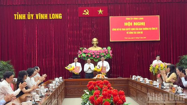 Vĩnh Long công bố các quyết định điều động, bổ nhiệm nhiều cán bộ chủ chốt