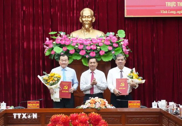 Vĩnh Long công bố quyết định thí điểm thành lập 2 Đảng bộ trực thuộc Tỉnh ủy
