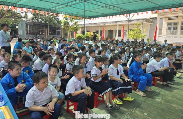 Vĩnh Long giảm hơn 670 đầu mối trường công