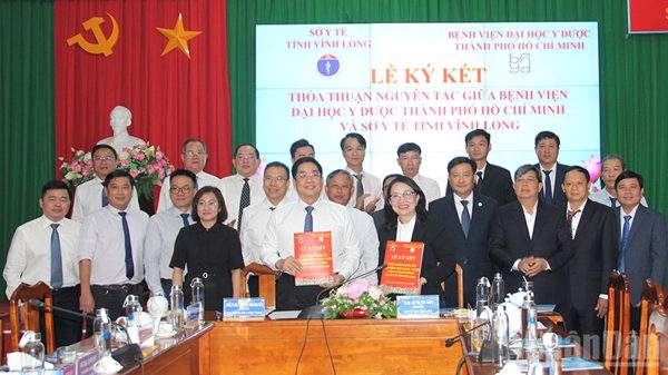 Vĩnh Long ký kết hợp tác nâng cao năng lực y tế với Bệnh viện Đại học Y Dược Thành phố Hồ Chí Minh