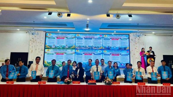 Vĩnh Long triển khai thi đua “Lao động giỏi, năng suất cao, thu nhập tốt”