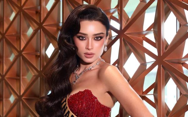 ‘Vinh quy bái tổ’ gần 20kg theo Emoura Phạm đến Miss Grand International