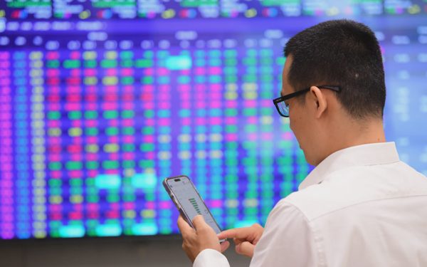 VN-Index gần như ‘bất động’ trước giờ G nâng hạng