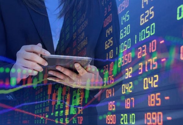 VN-Index giảm gần 16 điểm, mất mốc 1.800 trong ngày đầu nâng hạng