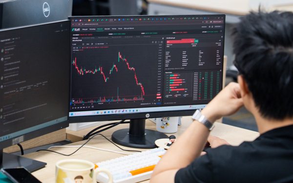 VN-Index giảm phiên thứ 3 liên tiếp, Novaland giao dịch đột biến gần 1.000 tỉ đồng