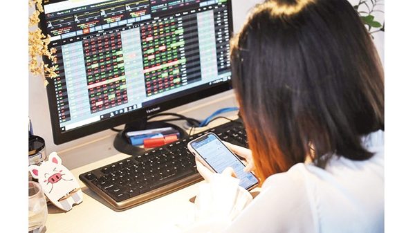 VN-Index lùi về vùng chọn lọc