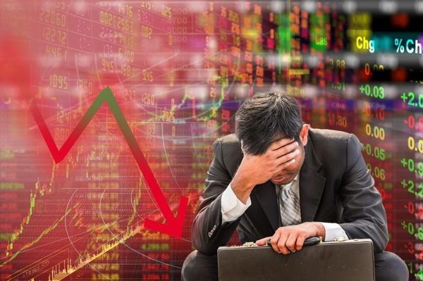 VN-Index thủng mốc 1.700 điểm, cổ phiếu chứng khoán vẫn hút tiền