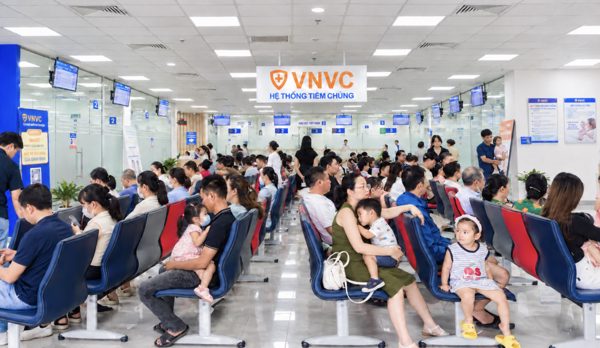 VNVC tiêm hơn 100.000 liều vaccine tay chân miệng, nhu cầu tiếp tục tăng