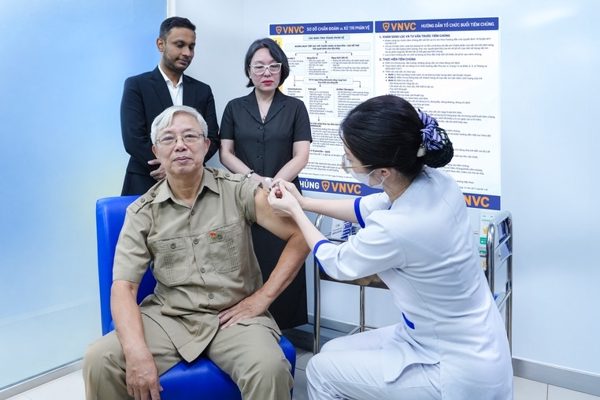 VNVC triển khai vắc xin cúm chuyên biệt, hiệu quả cao cho người từ 60 tuổi