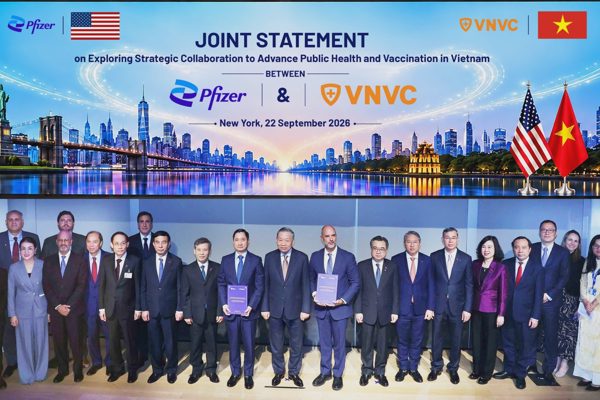 VNVC và Pfizer trao văn kiện hợp tác tại Mỹ, tăng cường năng lực y tế Việt Nam
