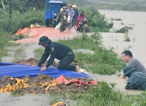 Vỡ bờ kênh ở Thanh Hóa, nước tràn gây ảnh hưởng 700ha đồng ruộng