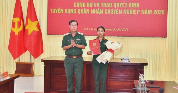 Vợ chiến sĩ hy sinh khi cứu người được tuyển dụng vào quân đội