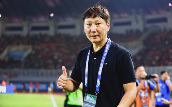 Vô địch ASEAN Cup 2026, HLV Kim Sang Sik hơn và kém HLV Park Hang Seo ở điểm nào?