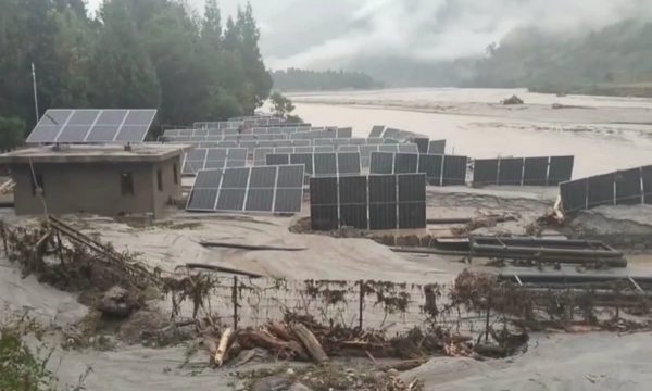 Vỡ hồ băng ở Bhutan: 7,4 triệu khối nước đe dọa phá hủy thủy điện