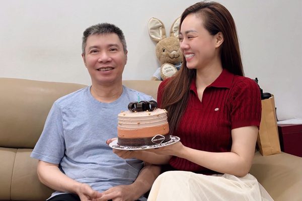 Vợ kém 15 tuổi mừng sinh nhật NSND Công Lý, Trấn Thành hôn vợ trước Kim tự tháp
