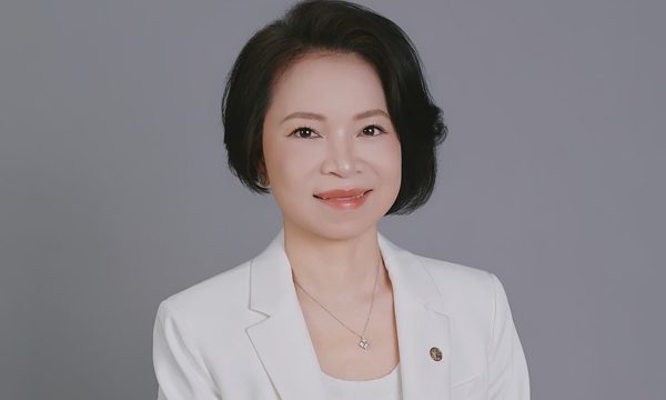 Vợ ông Phạm Nhật Vượng trở thành người giàu thứ hai Việt Nam