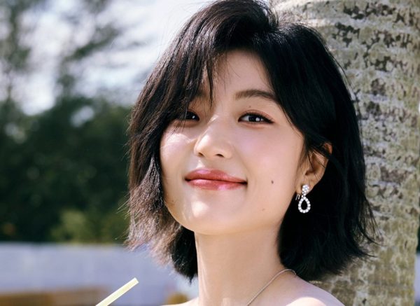 Vóc dáng như siêu mẫu của 'bạn gái tổng tài hot nhất hiện tại'