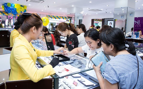 Vốn hóa PNJ mất hơn 21.000 tỉ đồng sau 3 tháng, rời top 100 doanh nghiệp lớn nhất thị trường chứng khoán