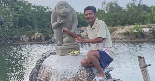 Vớt tượng thần khỉ Hanuman dưới biển Dung Quất giao nộp bảo tàng, được thưởng lớn