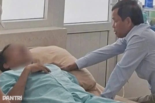 Vụ 2 vợ chồng nhập viện sau tiêm thuốc: Chuyển đơn tố giác đến công an