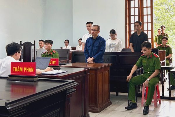 Vụ án ma túy ở karaoke Crown: Xin hưởng án treo vì là mẹ đơn thân